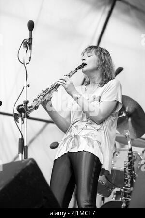 La musicienne anglaise Barbara Thompson, MBE, se produit au Capital radio Jazz Festival 1981 à Knebworth, Hertfordshire, Angleterre. Banque D'Images