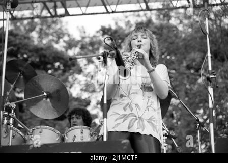 La musicienne anglaise Barbara Thompson, MBE, se produit au Capital radio Jazz Festival 1981 à Knebworth, Hertfordshire, Angleterre. Banque D'Images