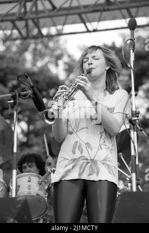 La musicienne anglaise Barbara Thompson, MBE, se produit au Capital radio Jazz Festival 1981 à Knebworth, Hertfordshire, Angleterre. Banque D'Images