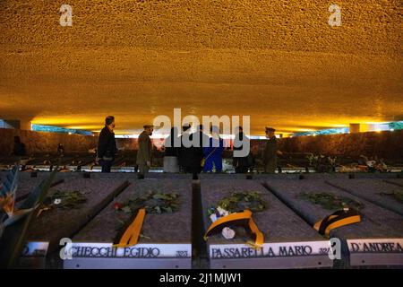 Rome, Italie. 24th mars 2022. Vue du sanctuaire de Fosse Ardeatine, avec les tombes des victimes du massacre nazi (Credit image: © Matteo Nardone/Pacific Press via ZUMA Press Wire) Banque D'Images