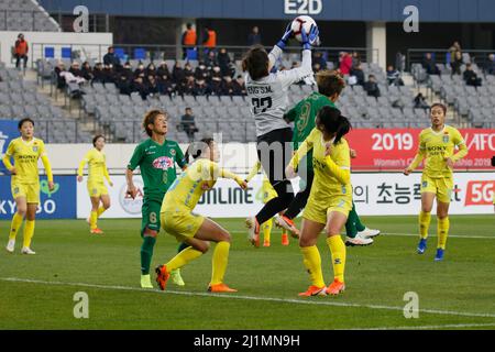 26 nov 2019-Yongin, Corée du Sud-Peng Shimeng de Jiangsu Suning Ladies football Club action lors d'un championnat de club féminin 2019-FIFA/AFC Pilot Tournamant Nippon TV Beleza V Jiangsu Suning Ladies football Club au Yongin Citizens Sports Park à Yongin, Corée du Sud.Score du match 1-1, idem. Banque D'Images