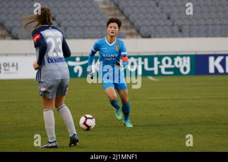 28 novembre 2019-Yongin, Corée du Sud-Jiangsu Suning Dames football Club of China joueurs et Melbourne victoire des joueurs australiens jouent lors d'un tournoi pilote FIFA/AFC de championnat de club de femmes 2019 au Yongin Citizens Park à Yongin, Corée du Sud. Résultat de la comparaison par 1-1, identique. Banque D'Images