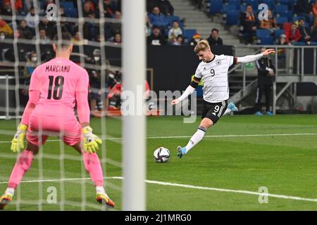 Stade de Sinsheim PreZero. 26th Mar 2022. Goalchance Timo WERNER (GER), action, tourné. Football Laenderspiel Allemagne - Israël 2-0, le 26th mars 2022 à Sinsheim PreZero Arena. Sven Simon photo Agency GmbH & Co. Photo de presse KG # Princess-Luise-Str. 41 # 45479 M uelheim/R uhr # Tél 0208/9413250 # Fax. 0208/9413260 # GLS Banque # BLZ 430 609 67 # KTO. 4030 025 100 # IBAN DE75 4306 0967 4030 0251 00 # BIC GENODEM1GLS # www.svensimon.net ##les règlements de l'UEFA interdisent toute utilisation de photographies comme séquences d'images et/ou quasi -Video##. Credit: dpa/Alay Live News Banque D'Images