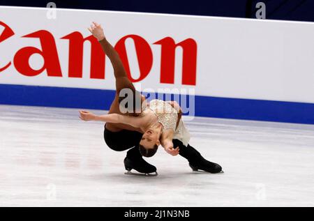 Gabriella Papadakis et Guillaume Cizeron, médaillée d'or en France, se produisent lors de l'épreuve de patinage de danse libre sur glace aux Championnats du monde de patinage artistique 2022 de l'UIP à Montpellier, dans le sud de la France, le 27 mars 2022.photo de Patrick Aventurier/ABACAPRESS.COM Banque D'Images