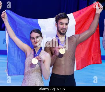 Gabriella Papadakis et Guillaume Cizeron, médaillée d'or en France, se produisent lors de l'épreuve de patinage de danse libre sur glace aux Championnats du monde de patinage artistique 2022 de l'UIP à Montpellier, dans le sud de la France, le 27 mars 2022.photo de Patrick Aventurier/ABACAPRESS.COM Banque D'Images