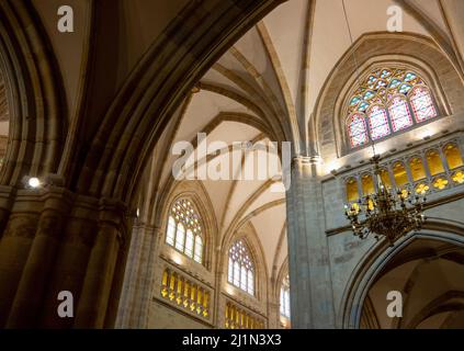 Bilbao, Espagne - 14 juin 2018 : vues d'Upvards sur les voûtes de la cathédrale de Santiago Banque D'Images