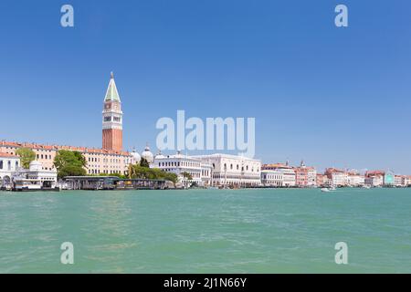 Vue sur le Palais des Doges, le Palazzo Ducale et le Campanile, Venise, Italie Banque D'Images