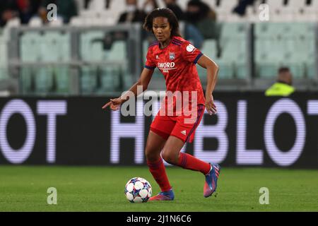 Turin, Italie, le 23rd mars 2022. Wendie Renard de Lyon lors du match de l'UEFA Womens Champions League au stade Juventus, à Turin. Le crédit photo devrait se lire: Jonathan Moscrop / Sportimage Banque D'Images