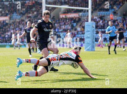 Chris Ashton de Leicester Tigers marque la première tentative de jeu de son côté lors du match Gallagher Premiership à Sandy Park, Exeter. Date de la photo: Dimanche 27 mars 2022. Banque D'Images