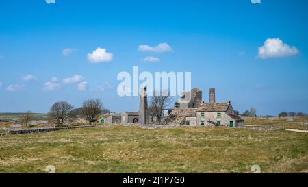 La mine de Magpie en ruines, une ancienne mine de plomb près du village de Sheldon, dans le parc national de Peak District à Derbyshire, au Royaume-Uni. Banque D'Images