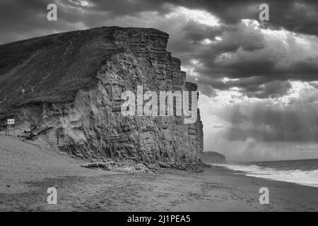 Falaises de la baie ouest également connues sous le nom de falaises à grande église à Bridport, sur la côte jurassique à Dorset Banque D'Images