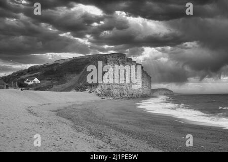 Falaises de la baie ouest également connues sous le nom de falaises à grande église à Bridport, sur la côte jurassique à Dorset Banque D'Images