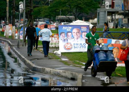 salvador, bahia, brésil - le 28 juillet 2014 : un comité de propagande lors de la campagne électorale se trouve dans une rue de la ville de salvador. Banque D'Images