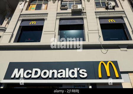 Buenos Aires, Argentine, 10th décembre 2021. Avant d'un magasin McDonald's (image de crédit : Esteban Osorio/Alamy stock photo) Banque D'Images