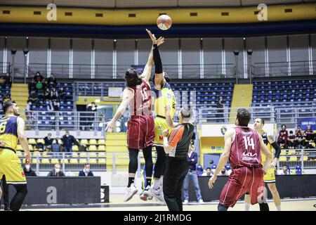 Turin, Italie. 27th mars 2022. Match de Lega Nazionale Pallacanestro Championship A2 Reale Muta Torino vs 2B Control Trapani à Turin, Italie, le 27 mars 2022.Torino a gagné par 79 -63. (Photo de Norberto Maccagno/Pacific Press/Sipa USA) crédit: SIPA USA/Alay Live News Banque D'Images