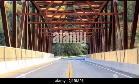 Pont du lac Anderson. Morgan Hill, comté de Santa Clara, Californie, États-Unis. Banque D'Images