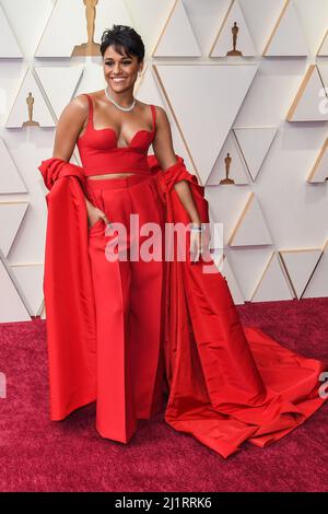 Los Angeles, États-Unis. 27th mars 2022. Ariana Debose marchant sur le tapis rouge aux Academy Awards 94th qui se tiennent au Dolby Theatre à Hollywood, CA, le 27 mars 2022. (Photo par Sthanlee B. Mirador/Sipa USA) crédit: SIPA USA/Alay Live News Banque D'Images