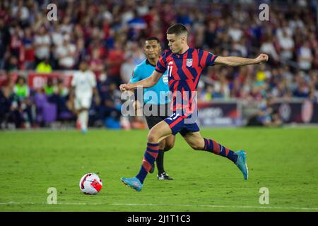 Orlando, Floride, États-Unis. 27 mars 2022: Le forward des États-Unis Gio Reyna (11) prend un coup sur le but pendant le match de qualification de la coupe du monde de la FIFA 2022 entre Panama et USMNT Orlando, FL. Les États-Unis défaites Panama 5 à 1. Jonathan Huff/CSM. Crédit : CAL Sport Media/Alay Live News Banque D'Images