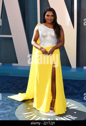 Beverly Hills, États-Unis. 27th mars 2022. Mindy Kaling marchant sur le tapis rouge à la Vanity Fair Oscar Party 2022 qui s'est tenue au Wallis Annenberg Center for the Performing Arts à Beverly Hills, CA, le 27 mars 2022. (Photo par Anthony Behar/Sipa USA) crédit: SIPA USA/Alay Live News Banque D'Images