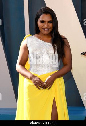 Beverly Hills, États-Unis. 27th mars 2022. Mindy Kaling marchant sur le tapis rouge à la Vanity Fair Oscar Party 2022 qui s'est tenue au Wallis Annenberg Center for the Performing Arts à Beverly Hills, CA, le 27 mars 2022. (Photo par Anthony Behar/Sipa USA) crédit: SIPA USA/Alay Live News Banque D'Images