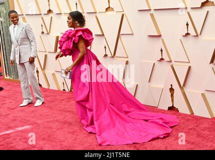 Los Angeles, États-Unis. 27th mars 2022. Jessica Betts et Niecy Nash arrivent pour les Academy Awards 94th au Dolby Theatre, dans la section Hollywood de Los Angeles, le dimanche 27 mars 2022. Photo de Jim Ruymen/UPI crédit: UPI/Alay Live News Banque D'Images