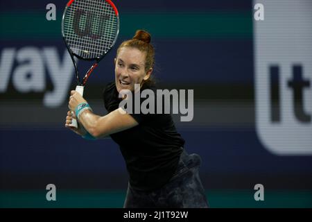 Miami Gardens, Floride, États-Unis. 27th mars 2022. IGA Swiatek de Pologne bat Madison Brengle des États-Unis lors de l'Open de Miami 2022 présenté par Itaú au Hard Rock Stadium le 27 mars 2022 à Miami Gardens, Floride personnes: Madison Brengle crédit: Hoo Me/Media Punch/Alay Live News Banque D'Images