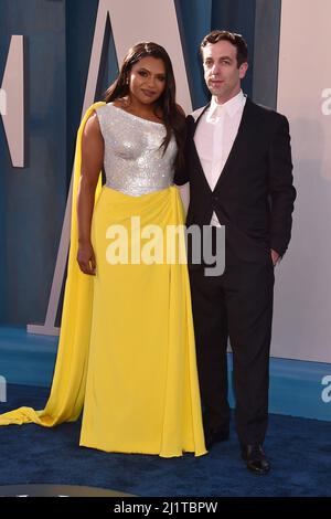 Beverly Hills, env. 27th mars 2022. Mindy Kaling et B. J. Novak à la Vanity Fair Oscar Party de 2022 au Wallis Annenberg Centre for the Performing Arts, le 27 mars 2022. Crédit : Jeffrey Mayer/JTM photos/Media Punch/Alay Live News Banque D'Images