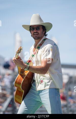 Les Amériques. 27th mars 2022. Mark Wystrach, chanteur principal du groupe de country Midland, se produit au Grand Prix automobile d'EchoPark, circuit of the Americas. Austin, Texas. Mario Cantu/CSM/Alamy Live News Banque D'Images