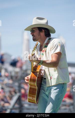 Les Amériques. 27th mars 2022. Mark Wystrach, chanteur principal du groupe de country Midland, se produit au Grand Prix automobile d'EchoPark, circuit of the Americas. Austin, Texas. Mario Cantu/CSM/Alamy Live News Banque D'Images