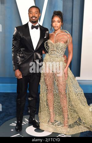 Michael B. Jordan et Lori Harvey assistent à la Vanity Fair Oscar Party tenue au Wallis Annenberg Center for the Performing Arts à Beverly Hills, Los Angeles, Californie, États-Unis. Date de la photo: Dimanche 27 mars 2022. Banque D'Images