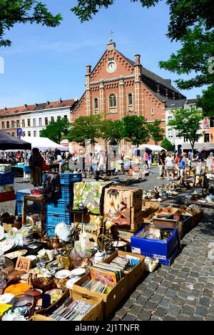 Le marché aux puces de la PL. Du jeu de balle à Bruxelles, Belgique. Banque D'Images