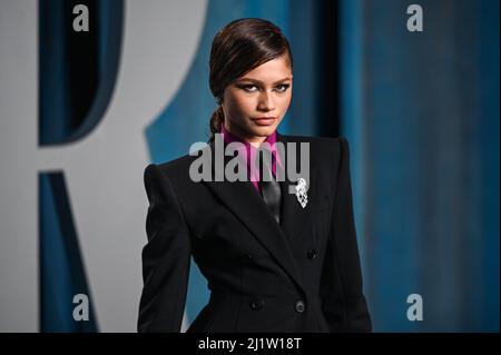 Beverly Hills, États-Unis. 28th mars 2022. Zendaya marchant sur le tapis rouge à la Vanity Fair Oscar Party 2022 qui s'est tenue au Wallis Annenberg Center for the Performing Arts à Beverly Hills, CA, le 27 mars 2022. (Photo par Anthony Behar/Sipa USA) crédit: SIPA USA/Alay Live News Banque D'Images