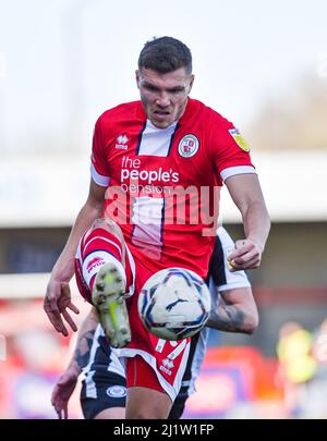 Jordan Tunnicliffe de Crawley pendant le match de la Sky Bet League Two entre Crawley Town et Rochdale AFC au stade de pension du peuple , Crawley , Royaume-Uni - 26th mars 2022 usage éditorial uniquement. Pas de merchandising. Pour les images de football, les restrictions FA et Premier League s'appliquent inc. Aucune utilisation Internet/mobile sans licence FAPL - pour plus de détails, contactez football Dataco Banque D'Images