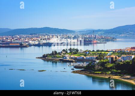 Vue panoramique sur l'estuaire du Ferrol depuis un point de vue élevé en Galice Espagne Banque D'Images