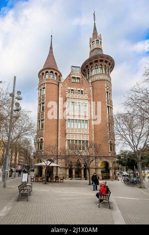 Barcelone, Espagne. Casa des Punxes, un exemple remarquable de la construction du modernisme tardif Banque D'Images