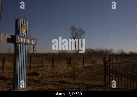 Lviv, Ukraine. 23rd mars 2022. La frontière ukrainienne par train à Lviv Lviv Oblast Ukraine, 23 mars 2022. Le 24 février 2022, les forces russes ont envahi l'Ukraine en semant ce qui a été appelé la pire crise humanitaire depuis la guerre mondiale 2.(photo de Simon Jankowski/Sipa USA) Credit: SIPA USA/Alay Live News Banque D'Images