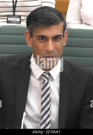 Le chancelier de l’Échiquier Rishi Sunak répond aux questions sur la déclaration du printemps au Comité du Trésor de la Chambre des communes, à Londres. Date de la photo: Lundi 28 mars 2022. Banque D'Images