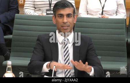 Le chancelier de l’Échiquier Rishi Sunak répond aux questions sur la déclaration du printemps au Comité du Trésor de la Chambre des communes, à Londres. Date de la photo: Lundi 28 mars 2022. Banque D'Images