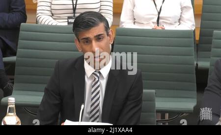 Le chancelier de l’Échiquier Rishi Sunak répond aux questions sur la déclaration du printemps au Comité du Trésor de la Chambre des communes, à Londres. Date de la photo: Lundi 28 mars 2022. Banque D'Images