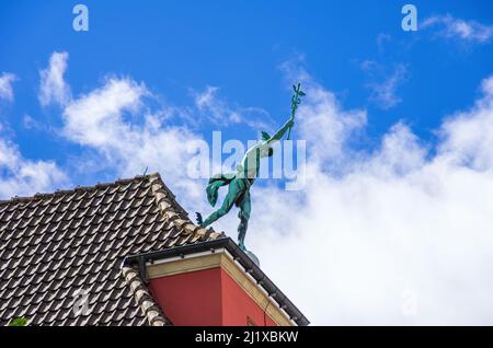 Ebingen, Albstadt, Bade-Wurtemberg, Allemagne : statue du messager des dieux et dieu des marchands et des voleurs, Mercure romain, Hermes grec. Banque D'Images