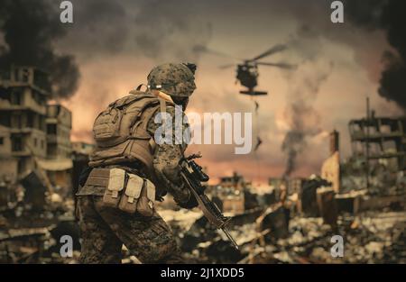 Les forces militaires et les hélicoptères entre la fumée et la poussière sur le champ de bataille. Banque D'Images