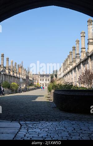 Royaume-Uni, Angleterre, Somerset. Les vigars de la cathédrale de Wells ferment. La plus ancienne rue médiévale en permanence habitée en Europe. Banque D'Images