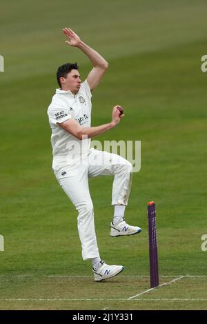 CHESTER LE STREET, ROYAUME-UNI. 28th MARS Paul Coughlin de Durham Bowls lors du match amical entre Durham et Yorkshire à Emirates Riverside, Chester le Street, le lundi 28th mars 2022. (Crédit : will Matthews | MI News) crédit : MI News & Sport /Alay Live News Banque D'Images