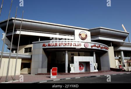 DOHA, QATAR - MARS 27: Vue panoramique du Grand Hamad Stadium, avant la coupe du monde de la FIFA, Qatar 2022 qualification match entre les îles Salomon et la Papouasie-Nouvelle-Guinée au Grand Hamad Stadium le 27 mars 2022 à Doha, Qatar. (Photo par MB Media) Banque D'Images