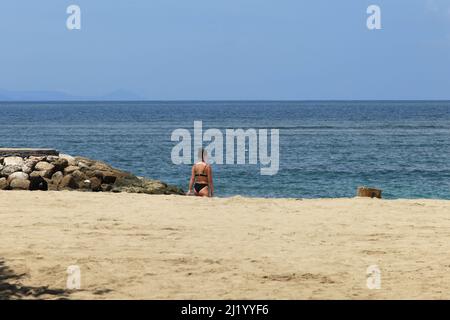 Vue sur la plage au nord de Sanur à Bali, Indonésie Banque D'Images