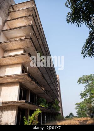 Un hôtel abandonné à Monrovia, au Libéria Banque D'Images