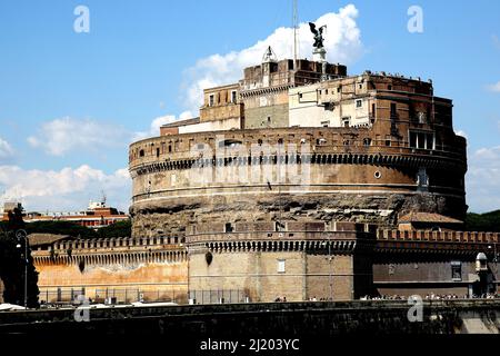 Vatican. Castel Sant' Angelo s'élevant au-dessus de Tevere dans la Cité du Vatican Banque D'Images