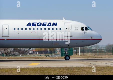 Aegean Airlines Airbus A321 avant le départ pour Athènes, Grèce. Avion A321 de Aegean Airlines. Banque D'Images