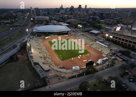 Une vue aérienne du stade Mike A. Myers sur le campus de l'Université du Texas, vendredi 25 mars 2022, à Austin. Tex. le stade est la maison de Th Banque D'Images