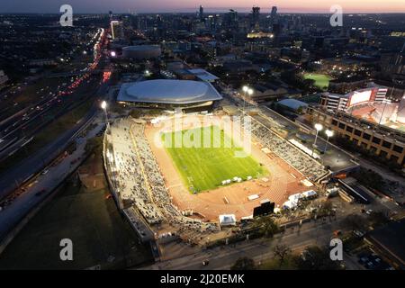 Une vue aérienne du stade Mike A. Myers sur le campus de l'Université du Texas, vendredi 25 mars 2022, à Austin. Tex. le stade est la maison de Th Banque D'Images